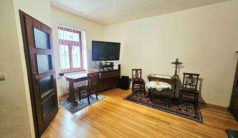  Veľkometrážny 3 izbový byt v kúpeľnom meste Trenčianske Teplice 