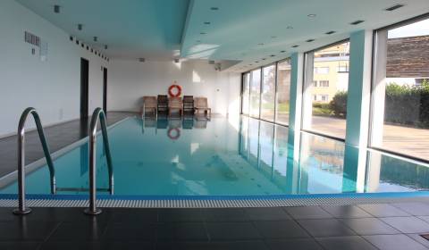 Koliba:Na prenájom 4i, lux. byt,terasa, bazén/eng.text inside