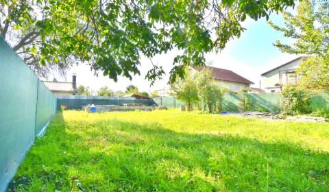 IVANKA PRI DUNAJI, stavebný pozemok 447 m2 s vydaným SP, pôvodná časť