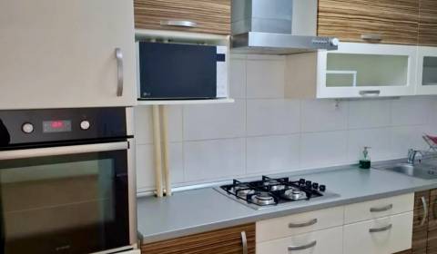 Prenájom 4 izbový byt, Čsl. Parašutistov, Bratislava III. Nové Mesto