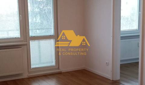 Prerobený 2 izbový byt s balkónom v Nových Zámkoch