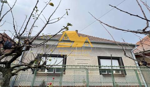 Predám tehlový rodinný dom v obci Dvory nad Žitavou