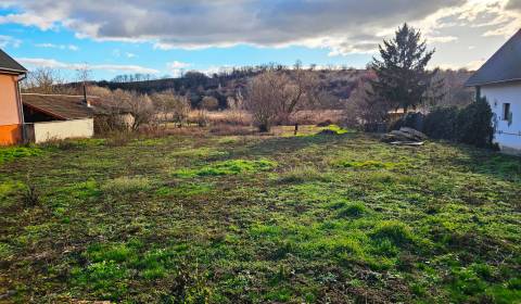 Predáme stavebný pozemok o výmere 1000 m2 v obci Čifáre, okr. Nitra