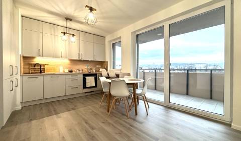 Na prenájom 3 izb. byt, Trenčín, ul.Vl.Predmerského, park.miesto,garáž