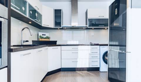 NA PREDAJ 3-IZBOVÝ charizmatický byt iba 5 minút do centra-Ševčenkova