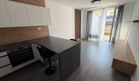 Novostavba 2 izbový byt s terasou a garážovým parkovacím miestom Nitra