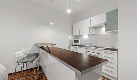 I Predaj Exkluzívny 1-izbový byt v úplnom centre mesta.