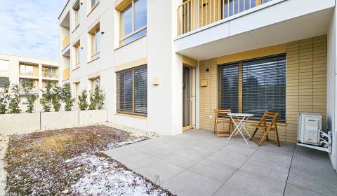 PRENÁJOM  - 2 izbový  byt  rozloha 51,52 m² + 35,71 m² terasa + garáž 