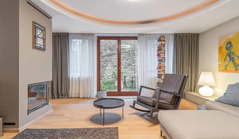 Jedinečný, luxusný a veľkometrážny 4-izb. byt so záhradou 