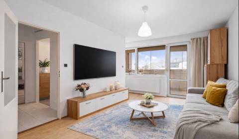 PREDAJ – 1-izbový byt s balkónom (8 m²) a pivnicou, Bratislava I