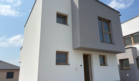Moderný 4-izbový RD 
