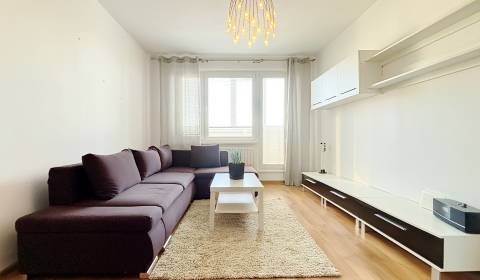 Prenájom, dvojizbový byt, centrum, Žilina. Exkluzívne RIQ