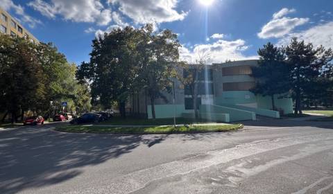 Garáž v garážovom dome na Wolkrovej ulici na prenájom