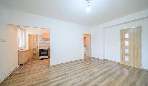 Zrekonštruovaný 2-izbový byt s garážou na predaj – Fiľakovo