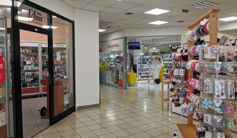 Na prenajom obchodný priestor  na prízemí v  Shop.Centre Komárno