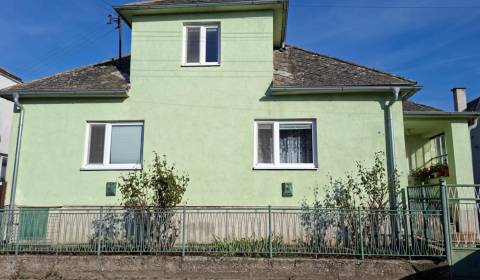 Rodinný dom na predaj - Malé Leváre