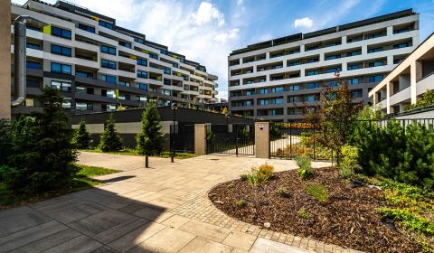 PRENÁJOM: 2 izbový byt, parkovanie, Košice-centrum,  Strojárenská 11F
