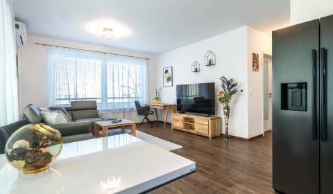 PRENAJATÉ: 2 izbový byt s PM,  Košice-centrum, ulica Strojárenská