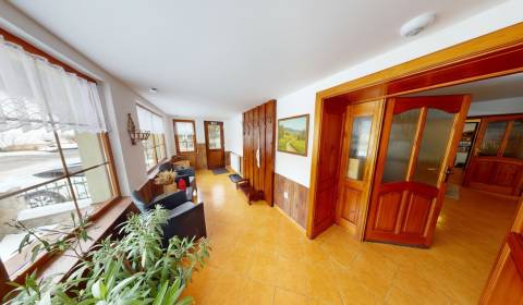 (641 m²) 8i PRIESTRANNÝ RODINNÝ DOM V SRDCI OBCE HNILČÍK