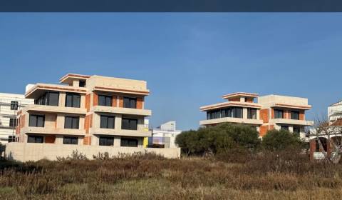 CHORVÁTSKO - 3-izbové apartmány v blízkosti peknej pláže - SUKOŠAN