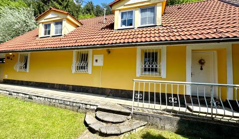 Chalupa na samote v lese - Vrbovce, osada v Nitkovej Jame