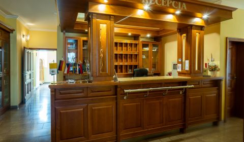 NA PREDAJ  3* Hotel v centre mesta Nové Zámky.