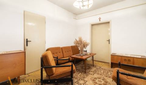 Na predaj 4-izbový rod. dom na 28-ár pozemku, Vrakúň