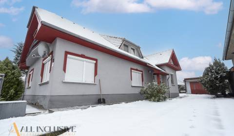 Na predaj poschodový 6,5-izbový rodinný dom,Dolný Štál
