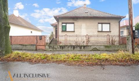 NA PREDAJ 3-IZBOVÝ RODINNÝ DOM, DUN. STREDA-ZÁPAD