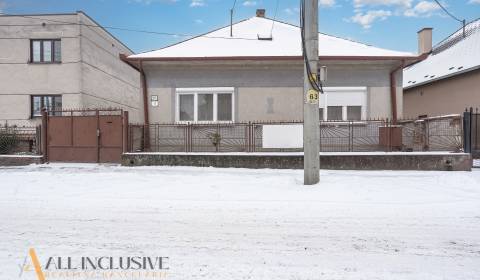 NA PREDAJ 4-IZBOVÝ RODINNÝ DOM V JAHODNEJ