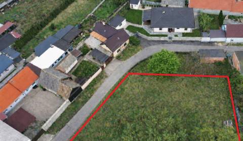 STAVEBNÝ POZEMOK NA RODINNÝ DOM ALEBO DVOJDOM, GAJARY