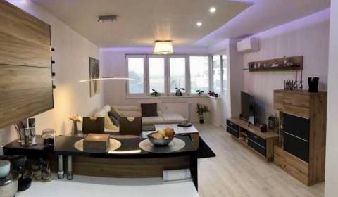 Zariadený 3i byt s terasou a 2x parkovacie miesto, Arbória