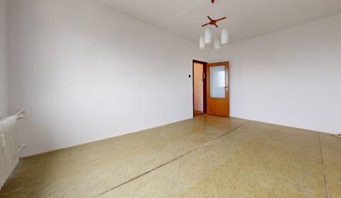 Svetlý 1-izbový byt s krásnym výhľadom v obľúbenej časti Dúbravky