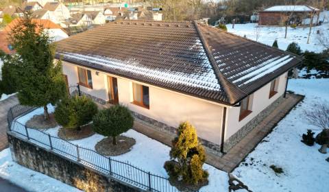 Exkluzívne ponúka na predaj rodinný dom v Myjave