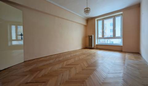 PRIESTRANNÝ 2-IZBOVÝ BYT, 63 M2 (REZERVOVANÉ)