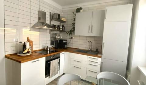 Prenájom moderný 2 izbový byt Sibírska ul, Bratislava III Nové Mesto
