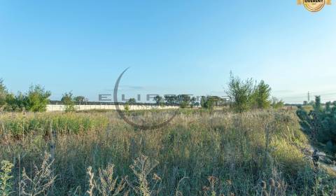 NA PREDAJ pozemok v priemyselnej zóne obce Zohor 15 km od Bratislavy