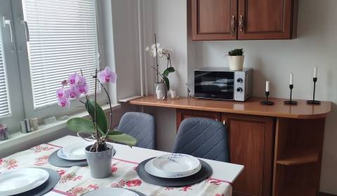 Plne zariadený 2 iz. byt na PRENÁJOM v skvelej lokalite v Šali 