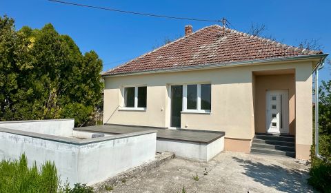 NA PREDAJ: 4 IZBOVÝ RODINNÝ DOM PO REKONŠTRUKCII, VEĽKÉ KOSIHY