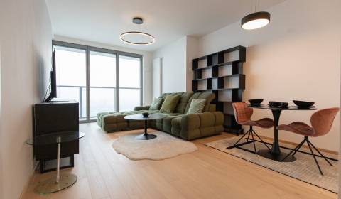 Nadštandardný 2i byt s výhľadom v Eurovea Tower