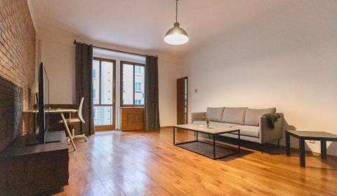 Priestranný 2i byt so samostatnou kuchyňou, Nivy