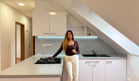 ŠTÝLOVÝ 2i BYT, BIELY KOSTOL VHODNÝ  AJ AKO INVESTIČNÁ PRÍLEŽITOSŤ !!