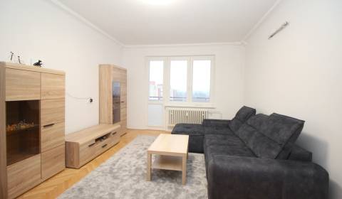 2,5-izbový, komplet zariad. byt v Ružinove, s loggiou,zrekonštruovaný