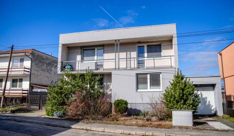 Priestranný rodinný dom Športová ulica, Moravany nad Váhom