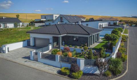 Exkluzívny rodinný dom s krásnym pozemkom pod Tatrami