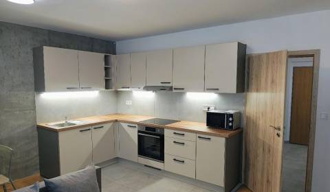 Prenájom 3-izbový byt s predzáhradkou a parkovaním Šamorín