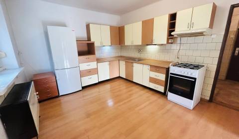 Predaj tehlového 2 izb. bytu s garážou v NZ