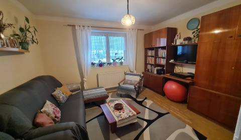 REZERVOVANÉ Predáme 4.izb RD pozemok 734m