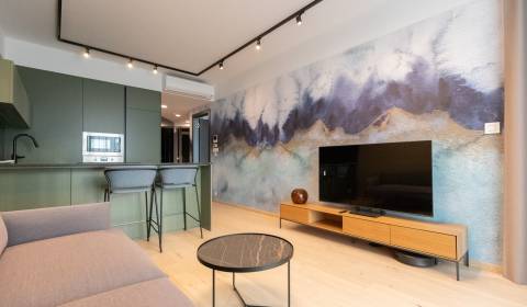 Zariadený 2i byt s parkovaním, Staré Mesto