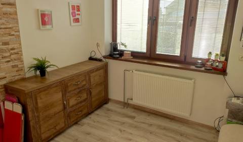 Prenájom priestorov schválených na služby 13m2 Piešťany